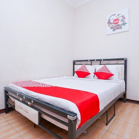 Collection O 1112 Comfitel Siwalankerto AA4 Surabaya Exterior foto