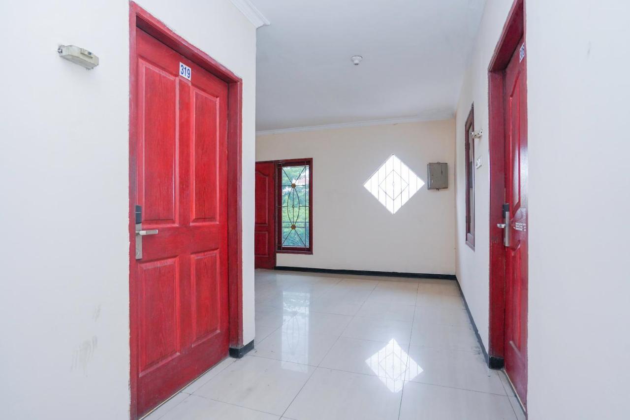 Collection O 1112 Comfitel Siwalankerto AA4 Surabaya Exterior foto
